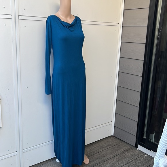 Deep blue draped back dress size XL on the tag, but M & L fit - Picture 2 of 7